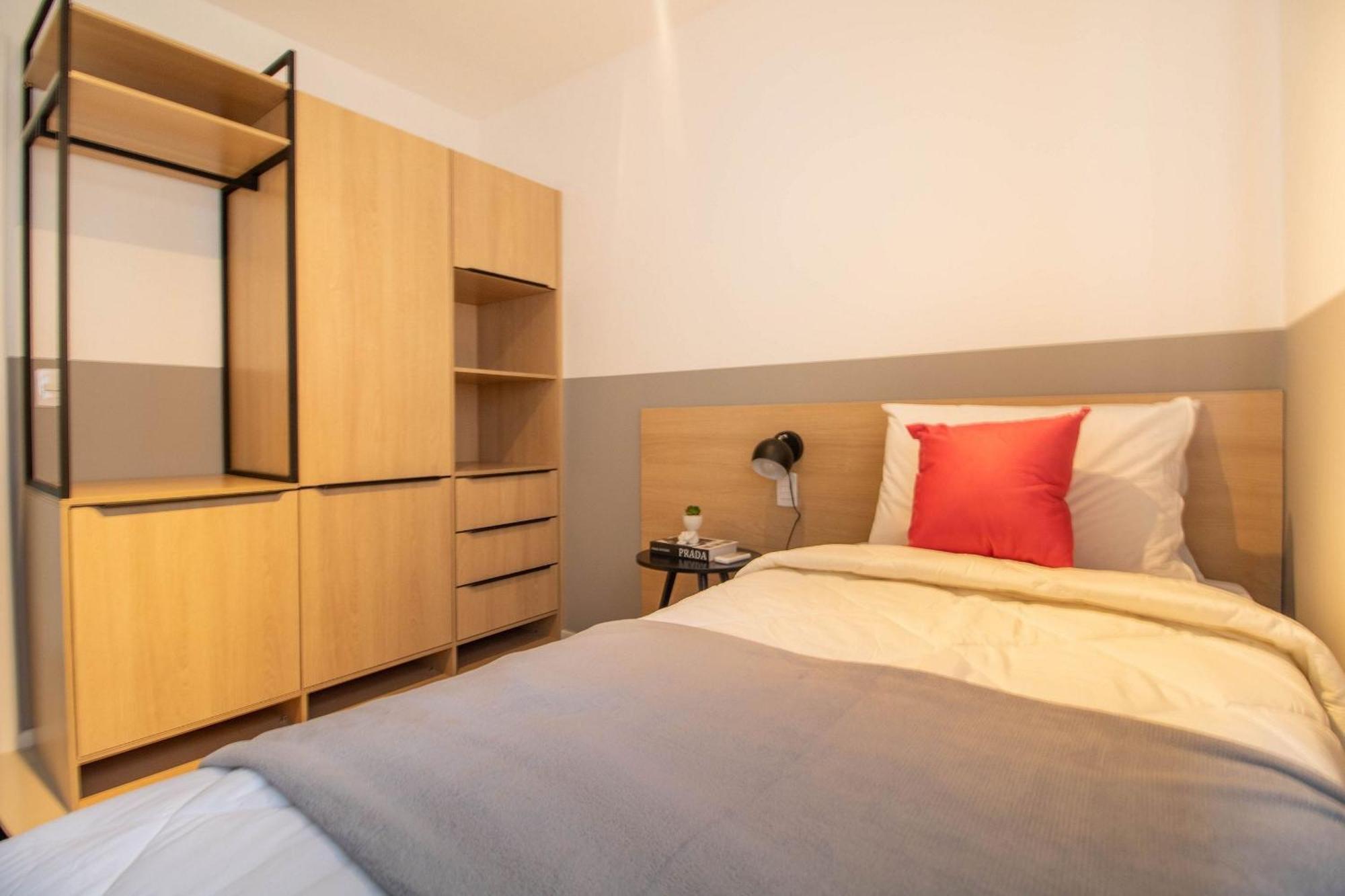 Metropolitan Sidney Smart Style Apartment