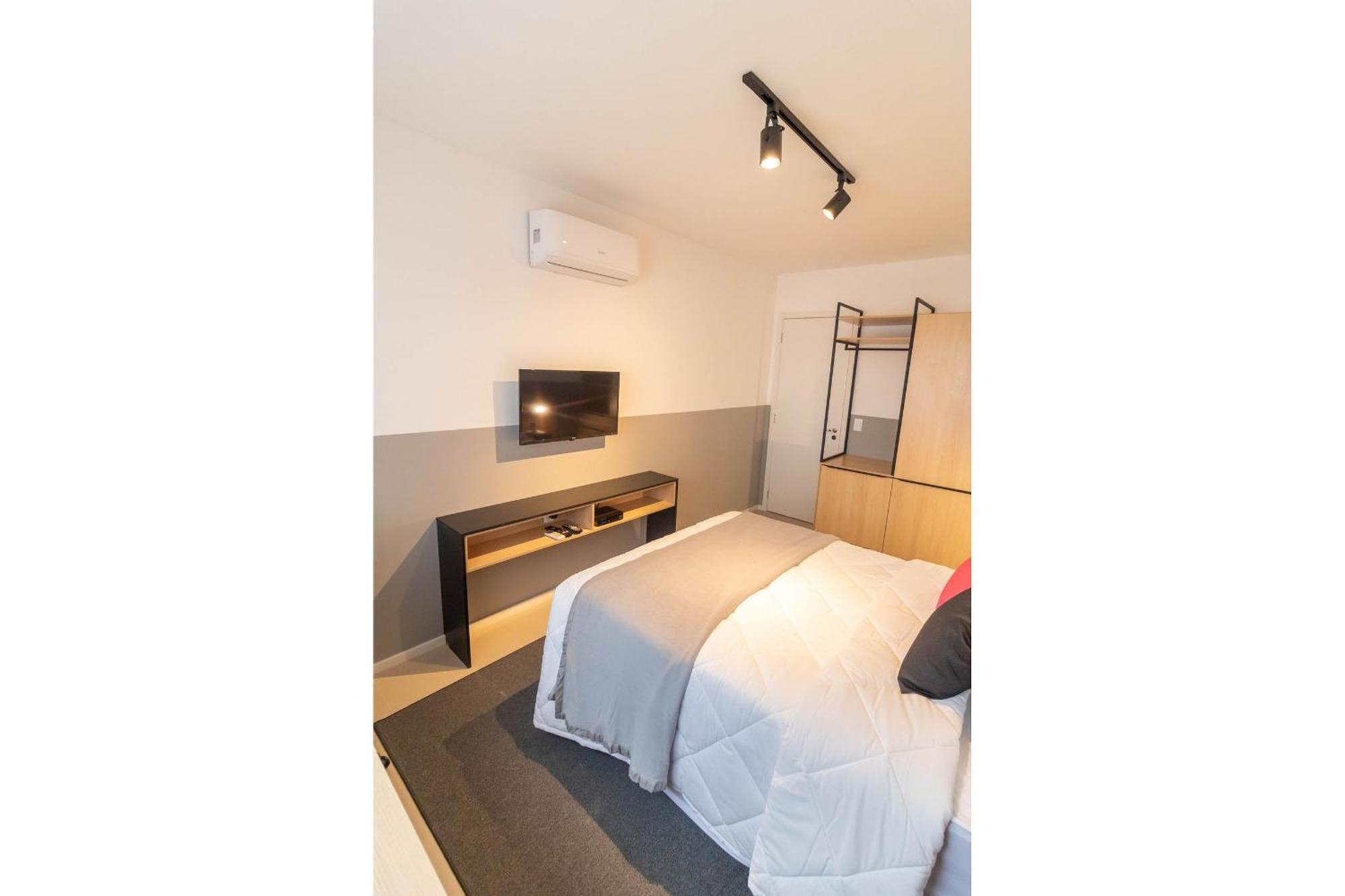 Metropolitan Sidney Smart Style Apartment